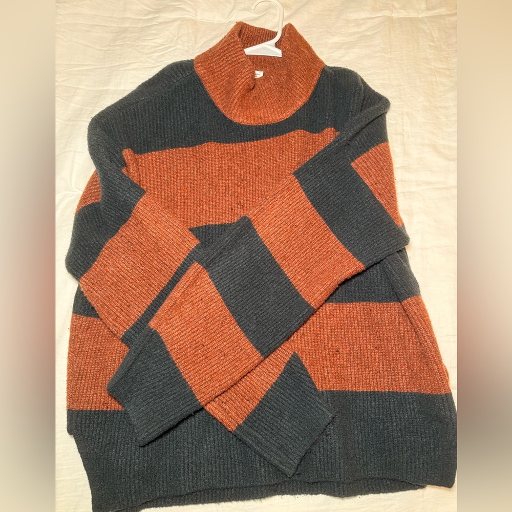 Abercrombie turtleneck sweater